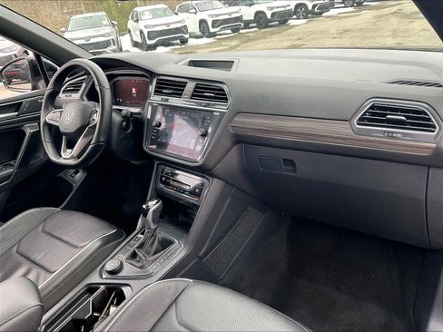 Used 2022 Volkswagen Tiguan SEL R-Line image 14