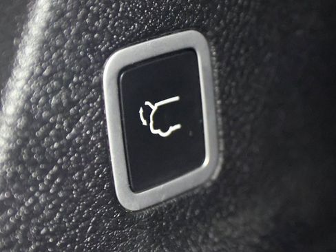 Used 2018 Chrysler Pacifica Touring Plus w/ S Appearance Package image 16