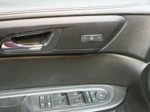 Used 2016 Chevrolet Traverse LTZ image 19