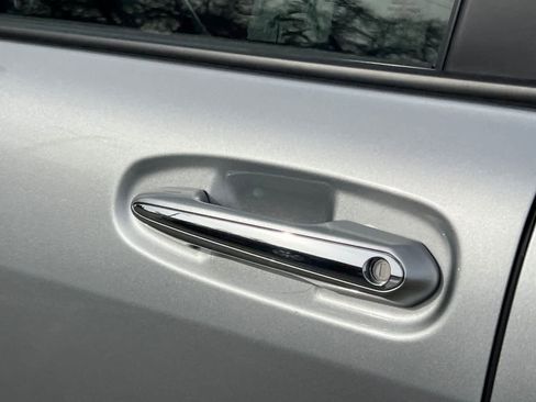 Used 2025 Toyota Sienna Limited image 22