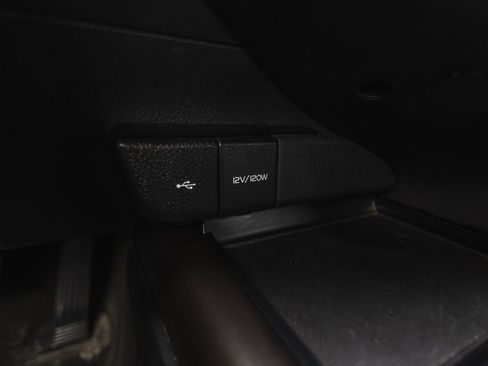 Used 2024 Toyota Camry SE image 16