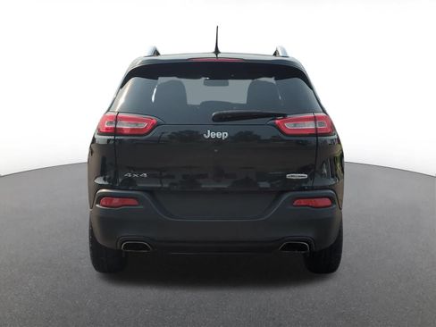 Used 2015 Jeep Cherokee Latitude w/ Cold Weather Group AWD/4WD image 5