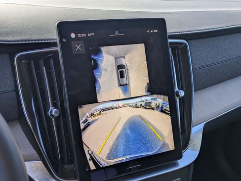 Used 2025 Volvo XC90 B6 Plus image 20