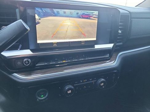 Used 2022 Chevrolet Silverado 1500 LT image 14