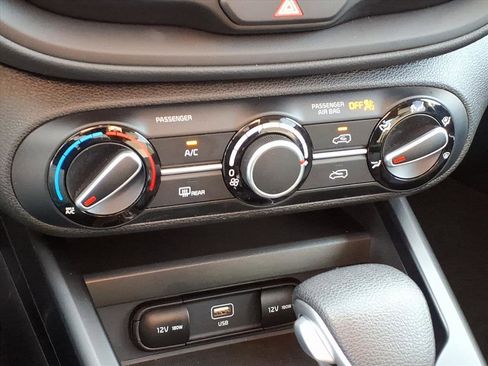 Used 2025 Kia Soul LX w/ LX Technology Package image 24