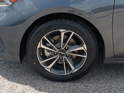 Certified 2024 Kia Forte LXS FWD image 10