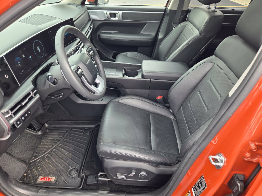 Certified 2024 Hyundai Santa Fe Limited AWD/4WD image 33