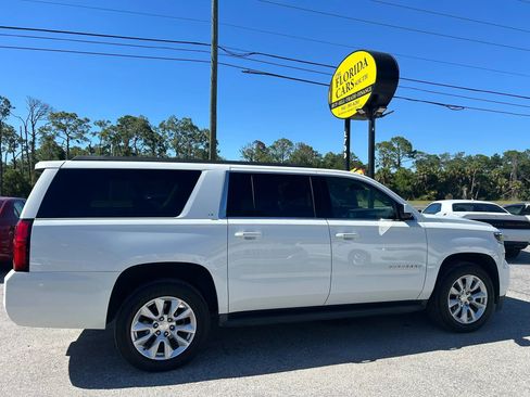 Used 2017 Chevrolet Suburban LT RWD image 7