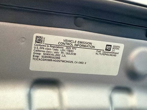 Used 2025 Chevrolet Trax LS w/ Driver Confidence Package FWD image 17
