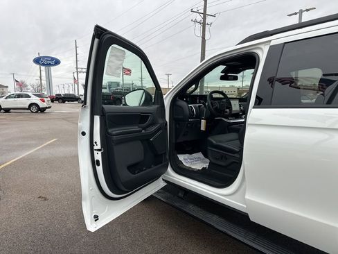 New 2025 Ford Expedition Max Platinum w/ Stealth Performance Package image 26