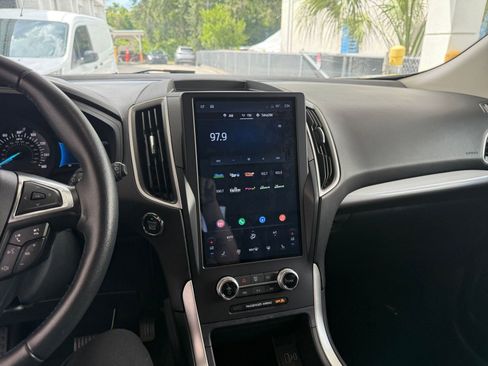 Used 2024 Ford Edge SEL image 18