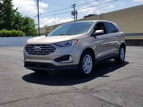 Used 2021 Ford Edge SEL w/ Convenience Package AWD/4WD image 2