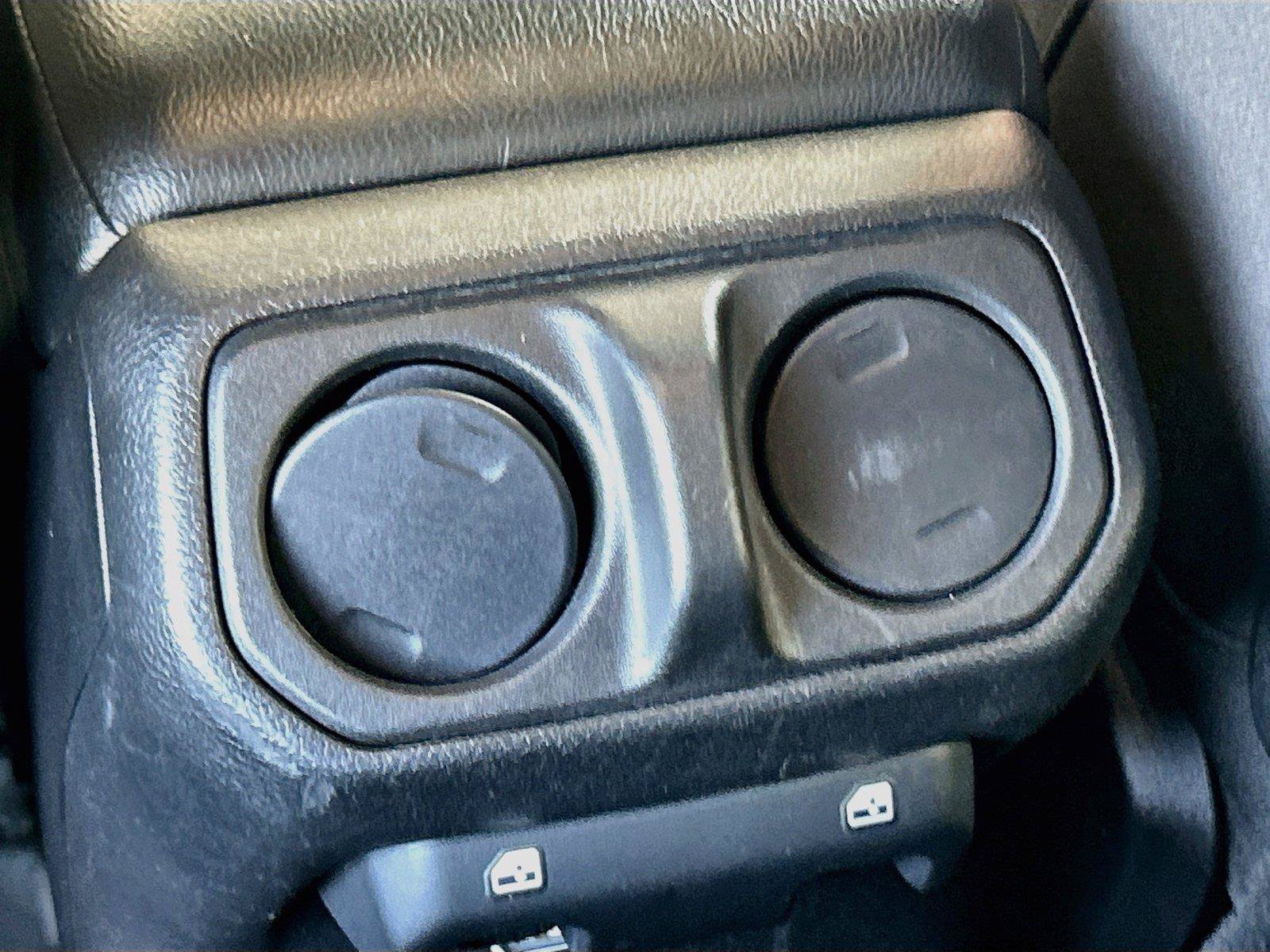 Used 2022 Jeep Wrangler Unlimited Rubicon w/ Dual Top Group AWD/4WD image 21