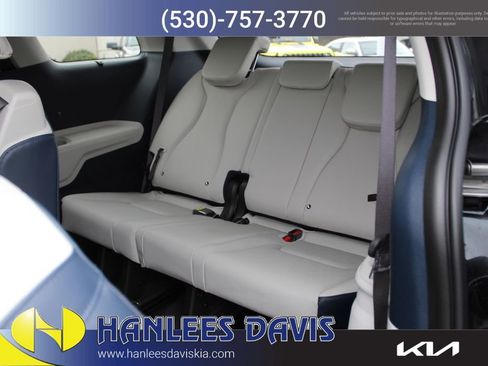 New 2026 Kia Carnival EX image 16