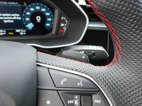 Used 2025 Audi Q3 2.0T Premium Plus w/ Premium Plus Package image 19