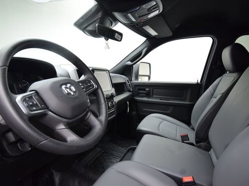 New 2026 RAM 3500 Tradesman AWD/4WD image 40