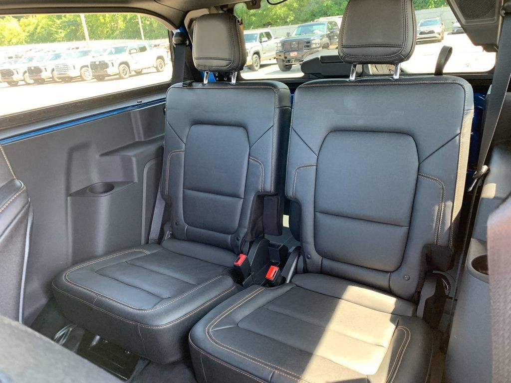 Used 2024 Ford Bronco Badlands AWD/4WD image 14
