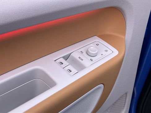 New 2025 Volkswagen ID. Buzz 1st Edition image 13