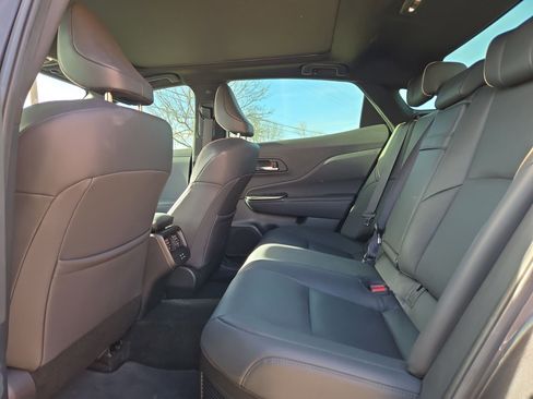 Used 2023 Toyota Crown Limited image 13