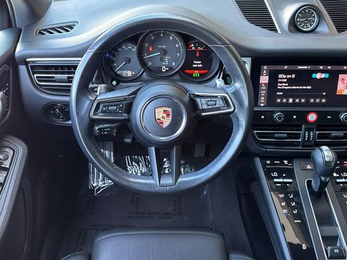 Used 2022 Porsche Macan AWD/4WD image 29