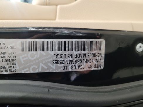 Used 2021 Jeep Grand Cherokee L Limited AWD/4WD image 33