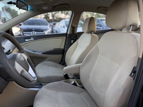 Used 2012 Hyundai Accent GLS image 12