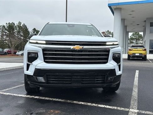 New 2026 Chevrolet Traverse High Country image 2