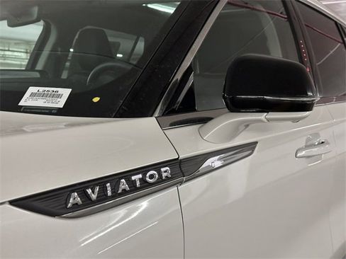 Used 2025 Lincoln Aviator AWD w/ Equipment Group 101A image 14