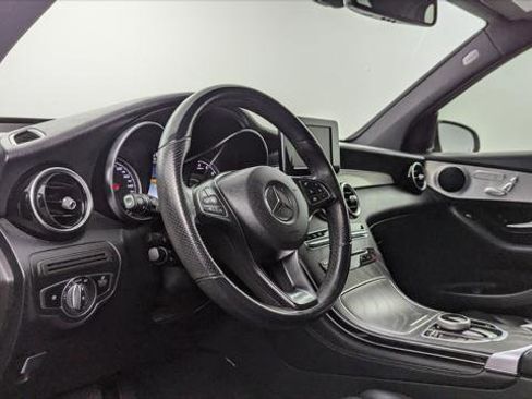 Used 2019 Mercedes-Benz GLC 300 w/ Premium Package image 24