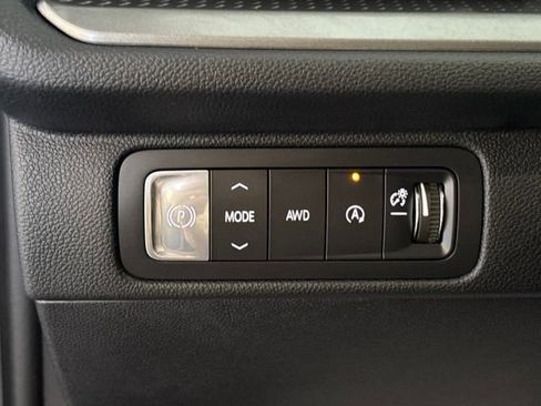 Used 2024 Chevrolet Traverse LT w/ Enhanced Driving Package AWD/4WD image 12