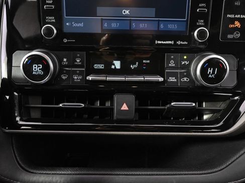 Used 2021 Toyota Highlander LE AWD/4WD image 31