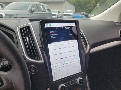 New 2024 Ford Edge SE image 11