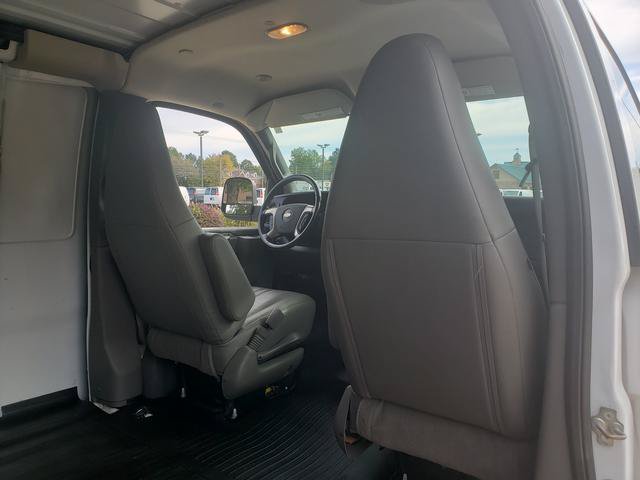 Used 2018 Chevrolet Express 2500 w/ Driver Convenience Package RWD image 16
