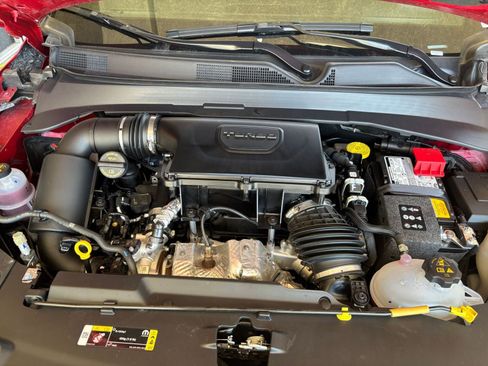 Used 2025 Jeep Compass Limited AWD/4WD image 33