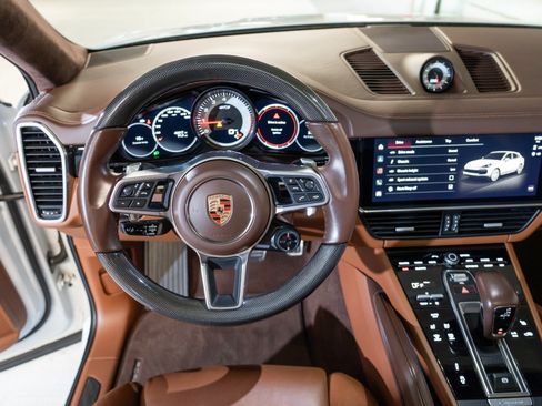 Certified 2023 Porsche Cayenne GTS AWD/4WD image 29