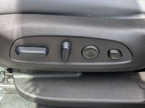 Used 2024 Buick Enclave Premium image 17