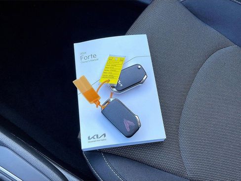 Certified 2024 Kia Forte LXS w/ LXS Technology Package image 10