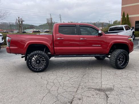Used 2021 Toyota Tacoma Limited image 23