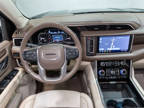 Used 2021 GMC Yukon Denali w/ Denali Premium Package image 17