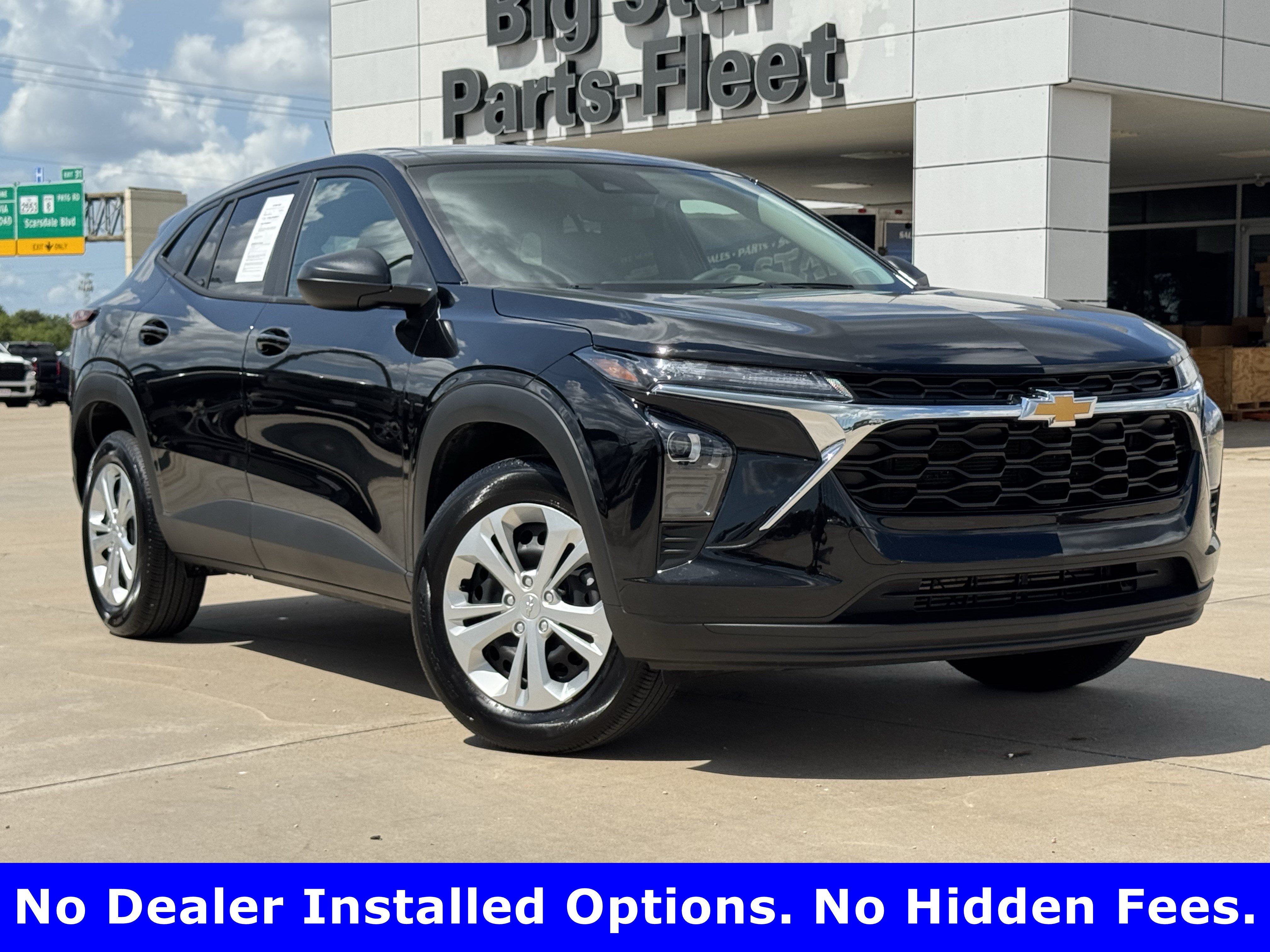 Used 2026 Chevrolet Trax LS FWD image 2