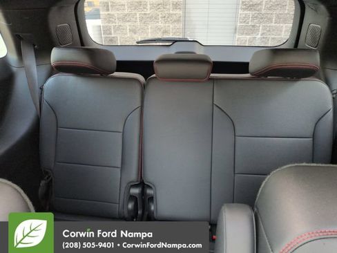 Used 2024 Chevrolet Traverse RS AWD/4WD image 28