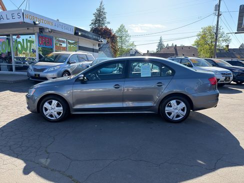 Used 2012 Volkswagen Jetta SE FWD image 3