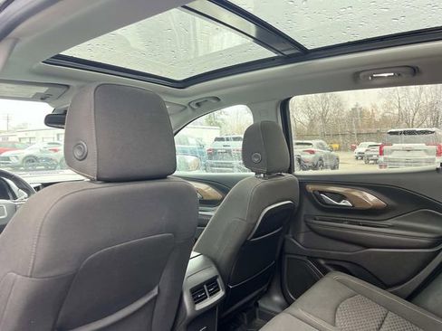 Used 2019 GMC Terrain SLE w/ Driver Convenience Package image 16