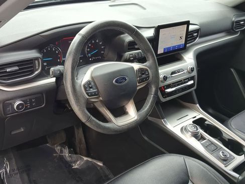 Used 2020 Ford Explorer XLT w/ Equipment Group 202A image 10