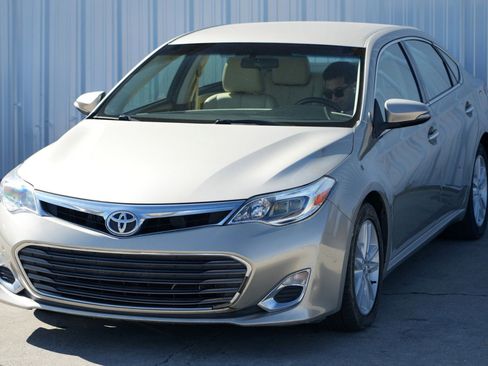 Used 2013 Toyota Avalon XLE image 39