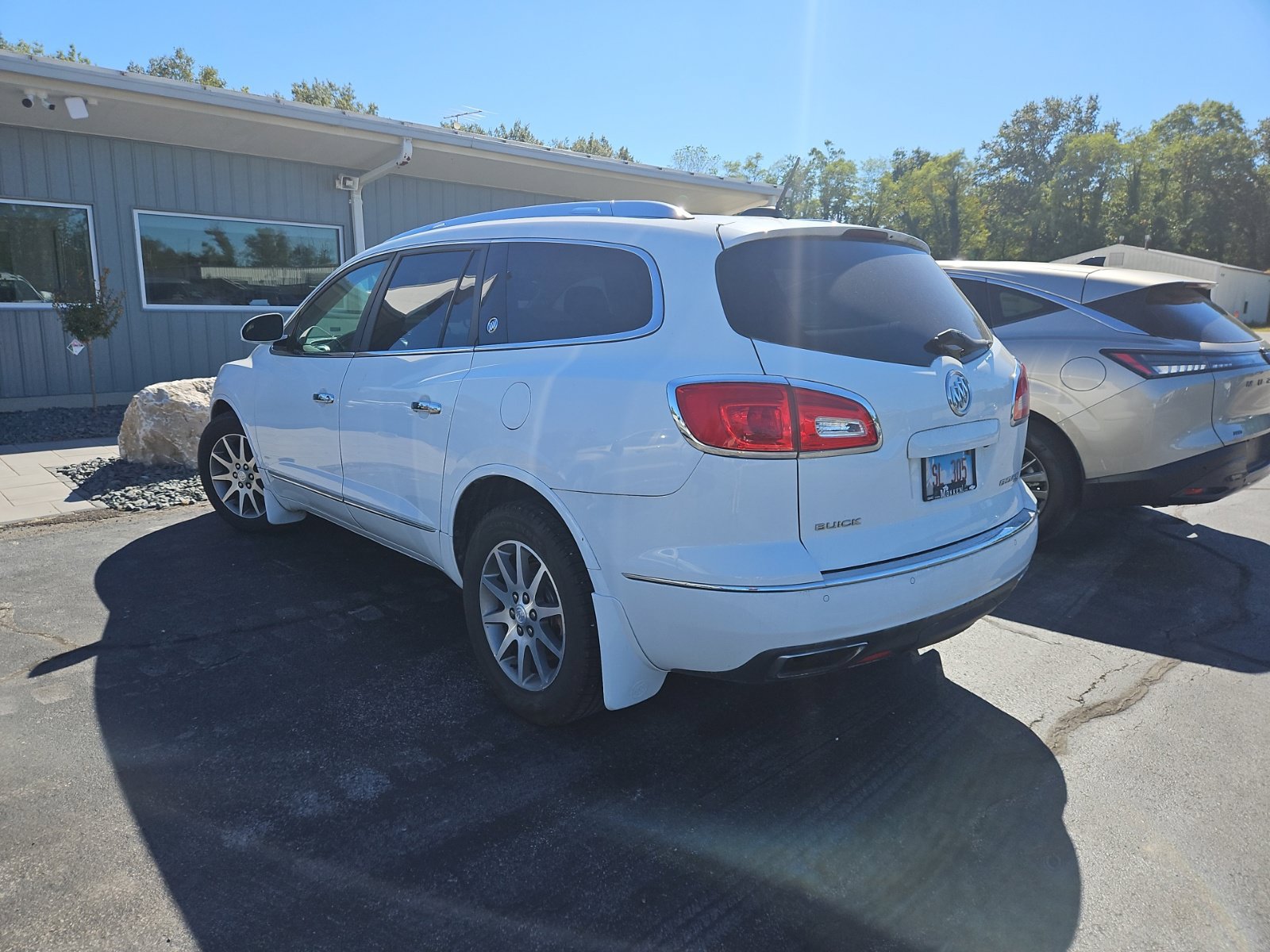 Used 2017 Buick Enclave Premium AWD/4WD image 4