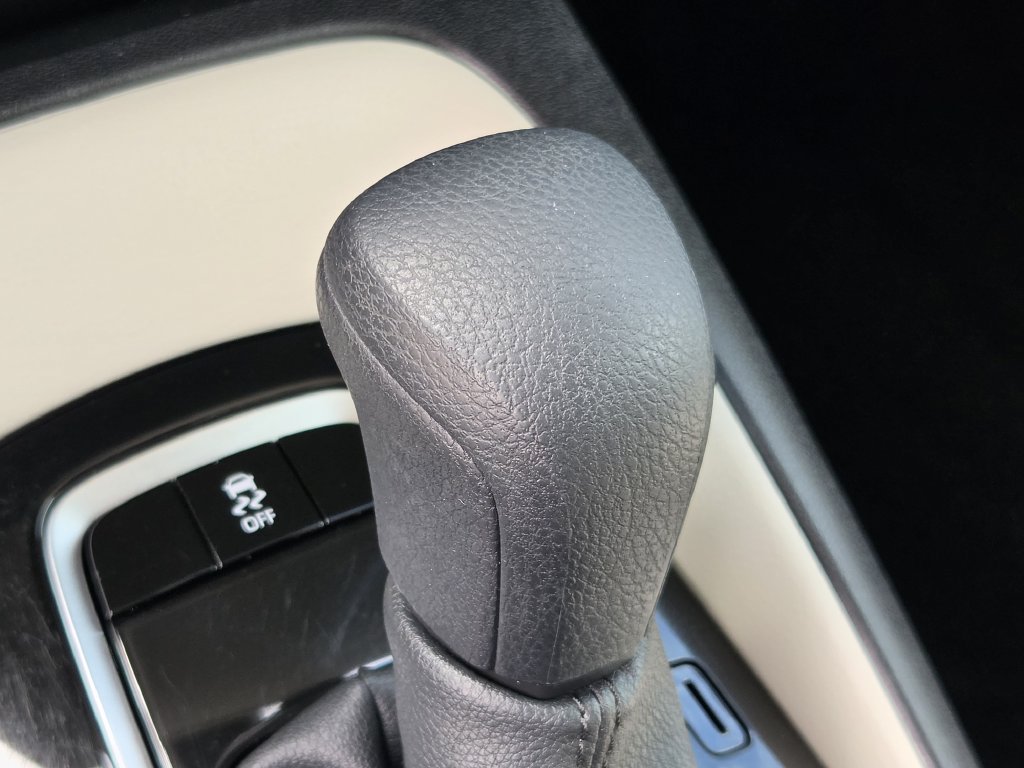 Used 2025 Toyota Corolla LE FWD image 21