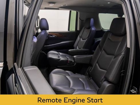 Used 2020 Cadillac Escalade ESV Luxury image 17