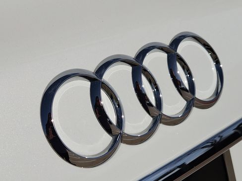 Used 2024 Audi A4 2.0T Premium w/ Convenience Package image 9