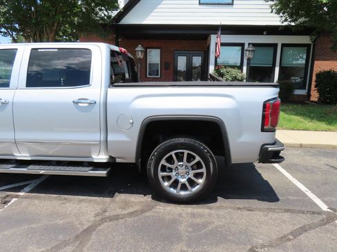 Used 2018 GMC Sierra 1500 Denali AWD/4WD image 4